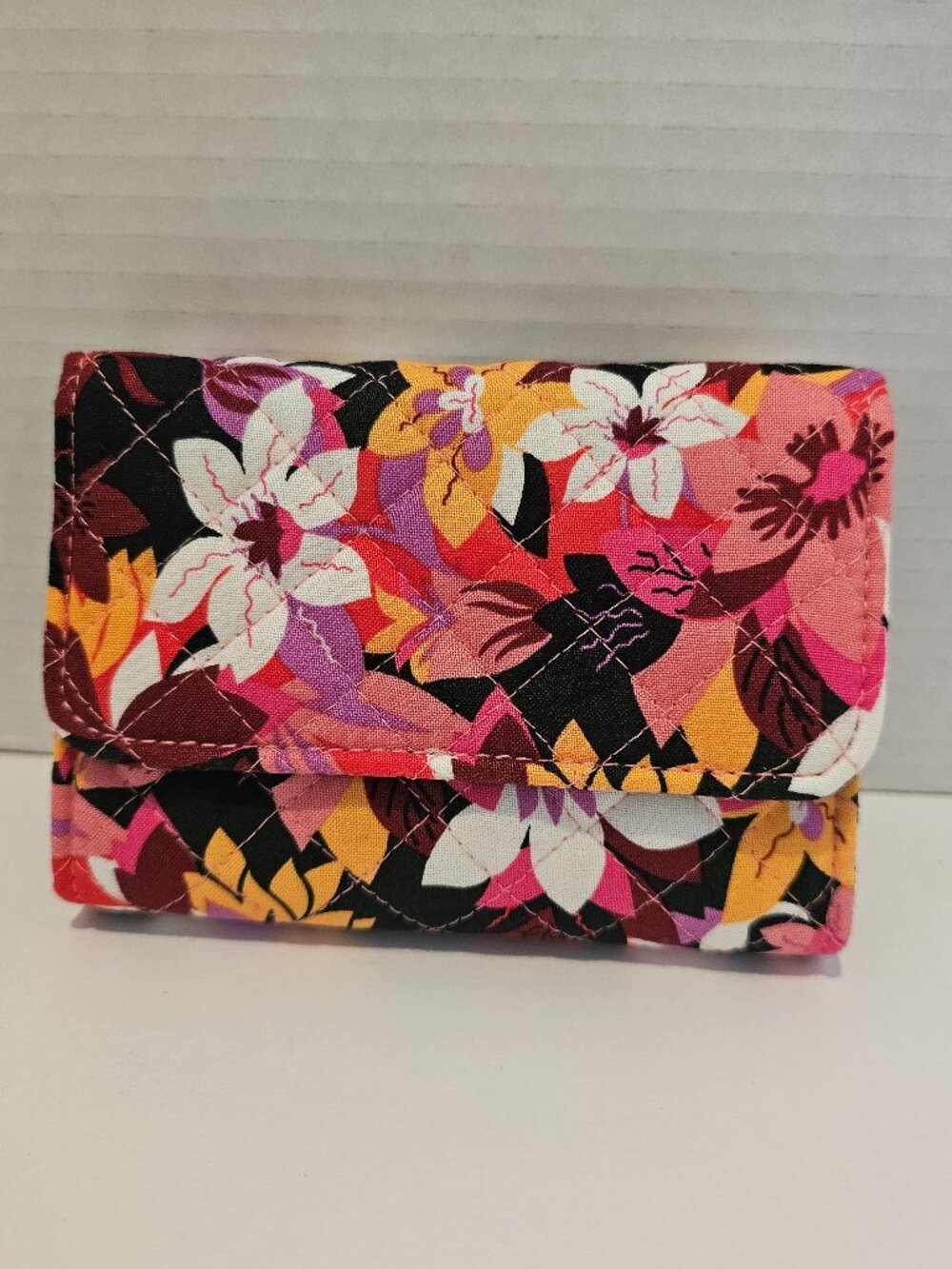 NWT RFID Riley Compact Wallet Rosa Floral Pink Black White Flowers Multicolor